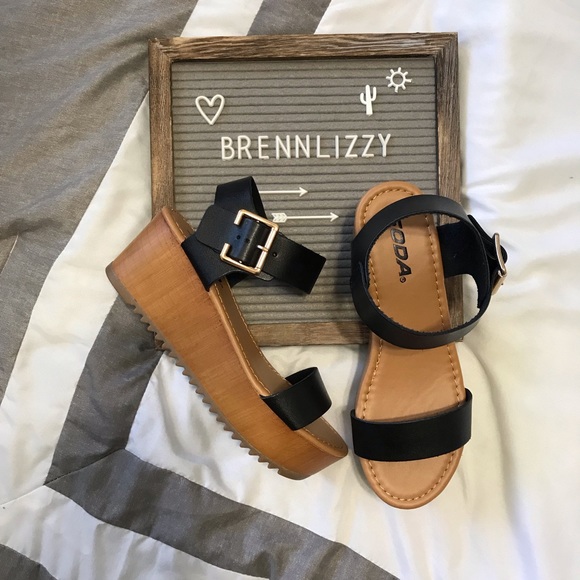 BRENNLIZZY Shoes - Black Sandals Wedges Classic Front Strap Buckle